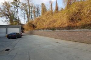 01_retaining_wall_behind_expressoilchange.jpg