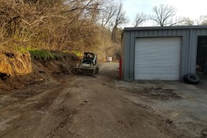 29_retaining_wall_behind_expressoilchange.jpg